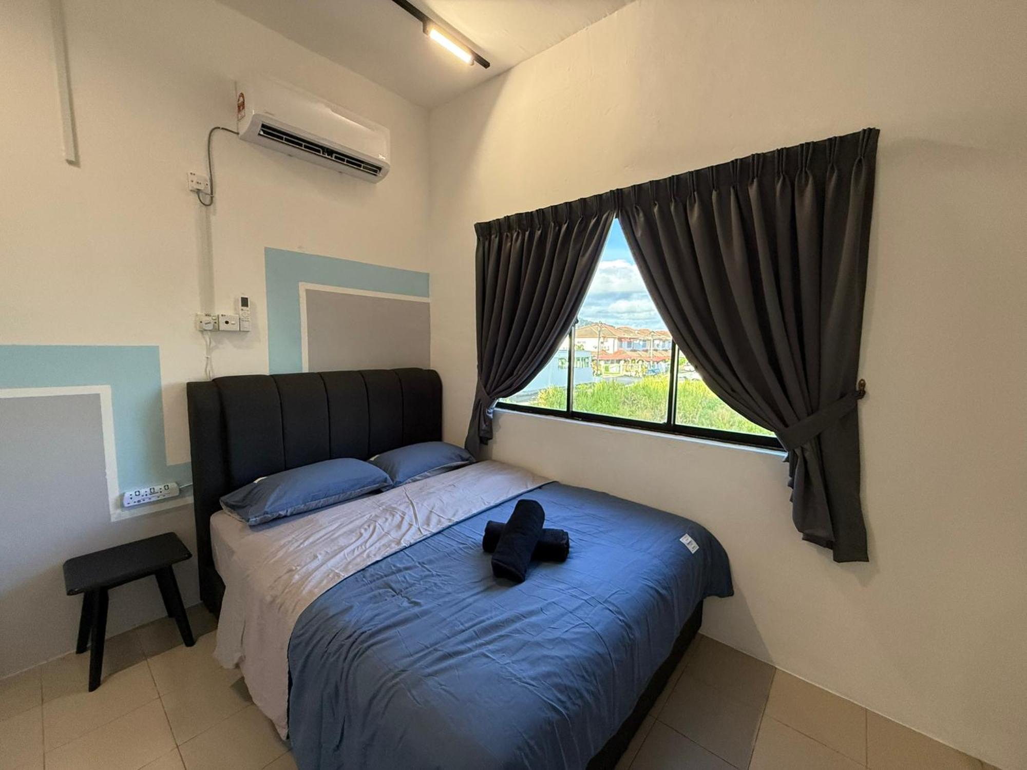 Demuji4 10pax 3br Ps4, 1min To Ecm Kcm, Netflix Apartment Kuantan